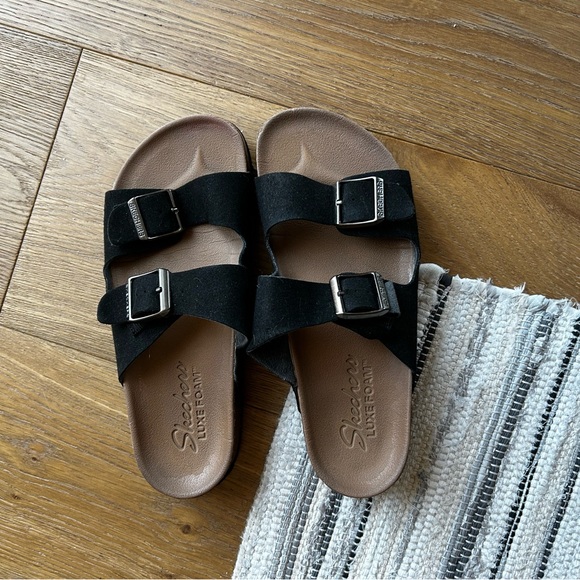 Sketchers Sandals - Picture 2 of 6